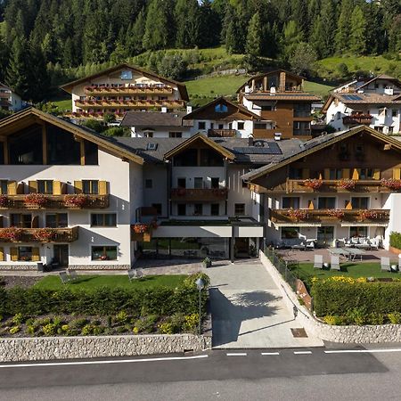 Hotel Vernel Santa Cristina Val Gardena エクステリア 写真