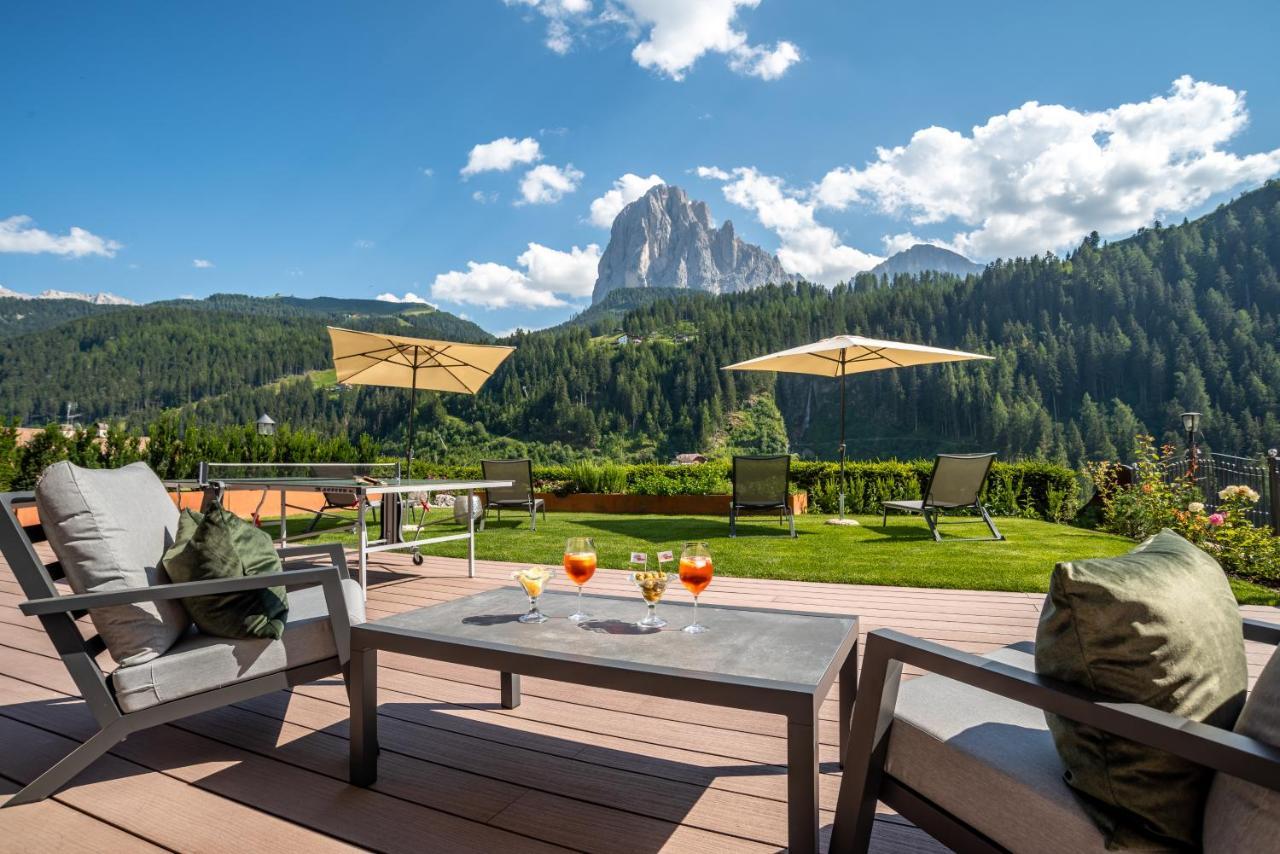 Hotel Vernel Santa Cristina Val Gardena エクステリア 写真