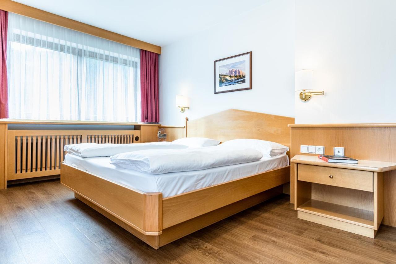 Hotel Vernel Santa Cristina Val Gardena エクステリア 写真