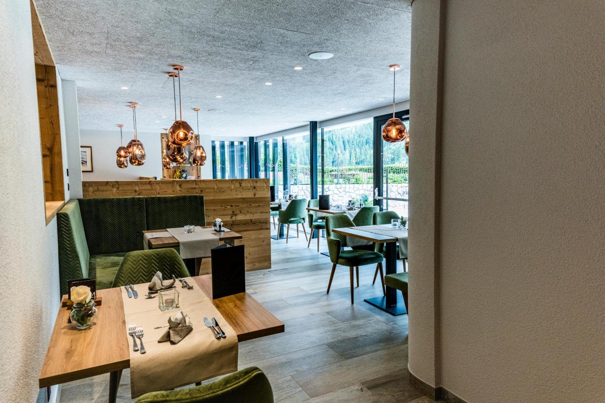 Hotel Vernel Santa Cristina Val Gardena エクステリア 写真