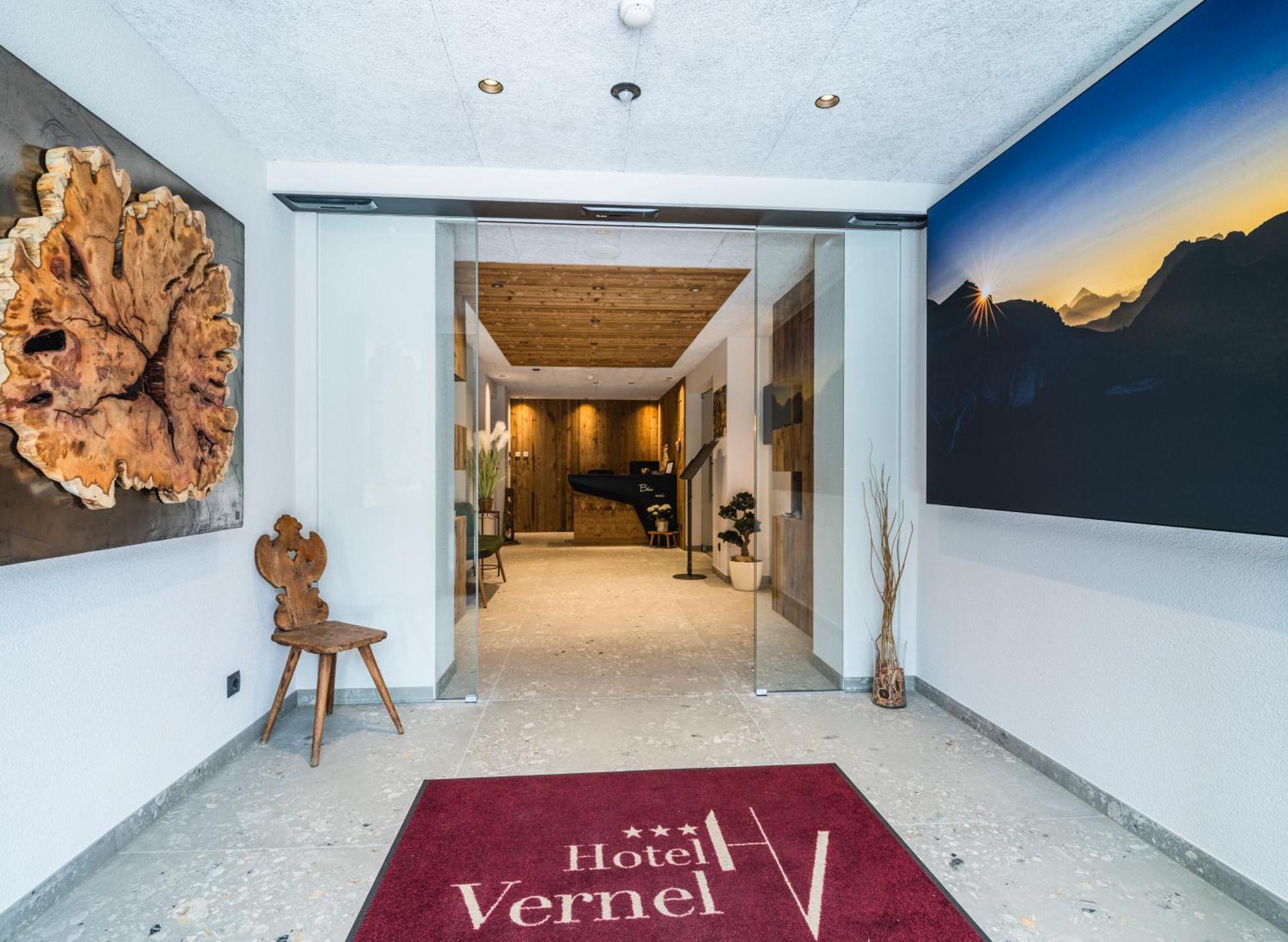 Hotel Vernel Santa Cristina Val Gardena エクステリア 写真