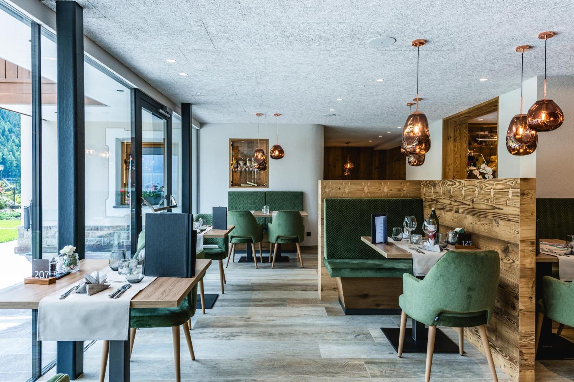 Hotel Vernel Santa Cristina Val Gardena エクステリア 写真