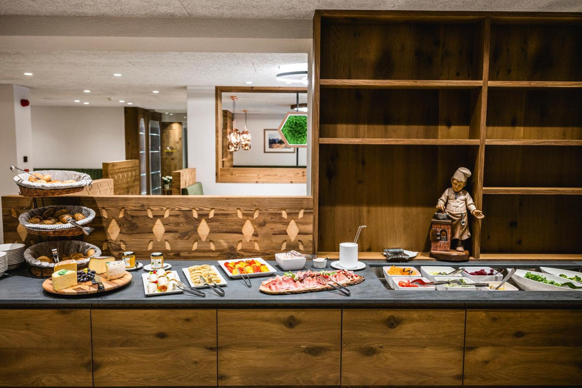 Hotel Vernel Santa Cristina Val Gardena エクステリア 写真