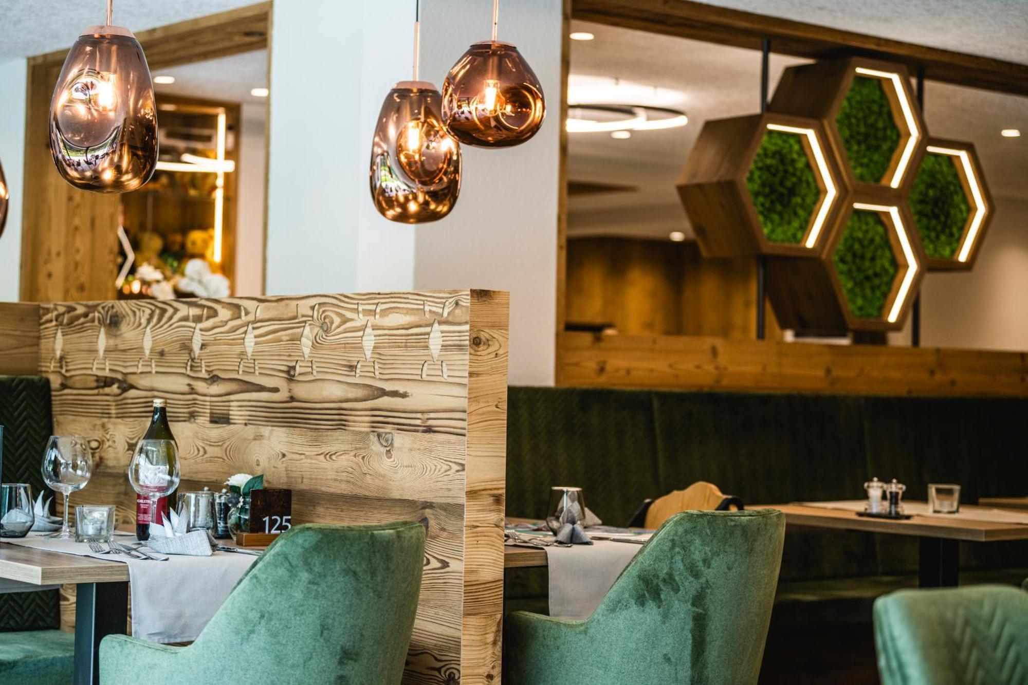 Hotel Vernel Santa Cristina Val Gardena エクステリア 写真