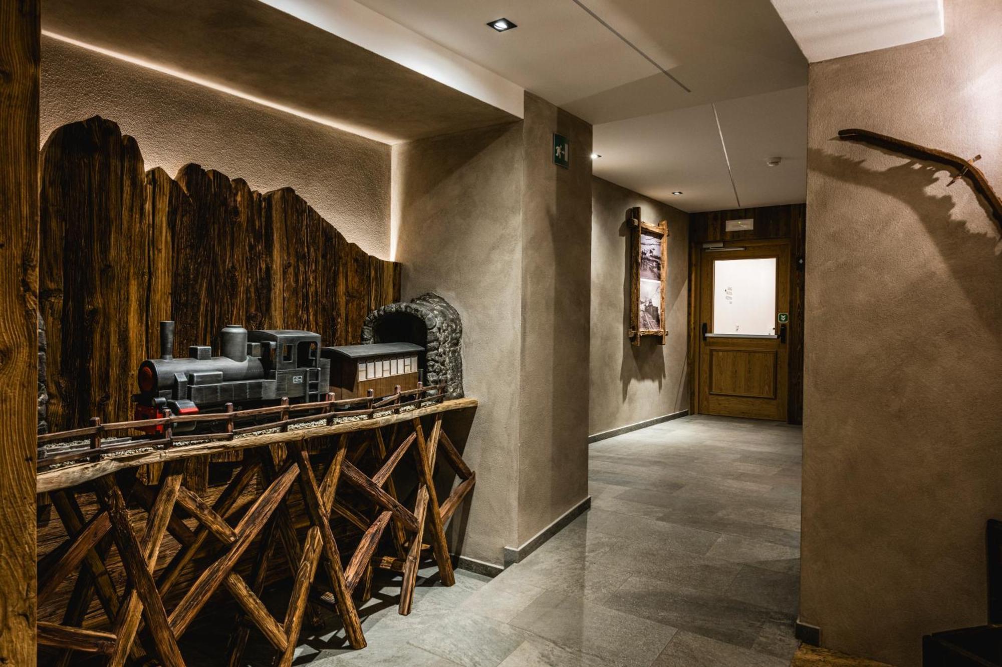 Hotel Vernel Santa Cristina Val Gardena エクステリア 写真