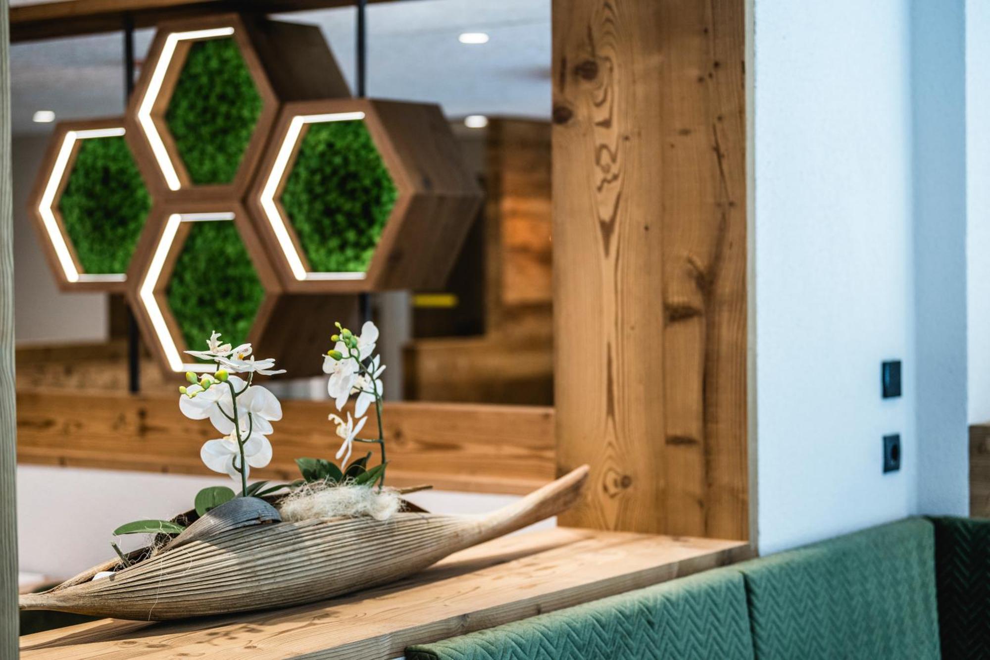 Hotel Vernel Santa Cristina Val Gardena エクステリア 写真