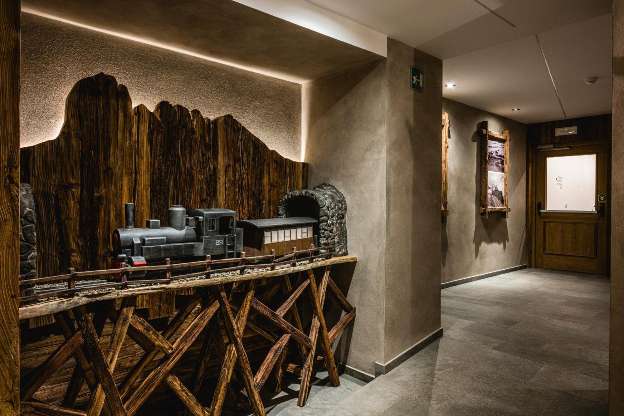 Hotel Vernel Santa Cristina Val Gardena エクステリア 写真