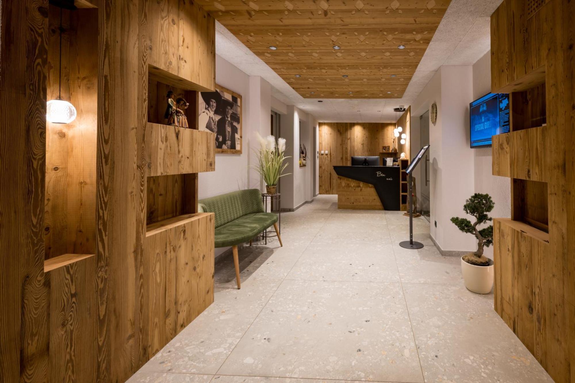 Hotel Vernel Santa Cristina Val Gardena エクステリア 写真